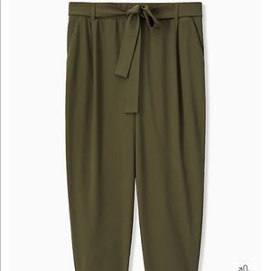 NWT Torrid - Crepe Dress Pants ✨